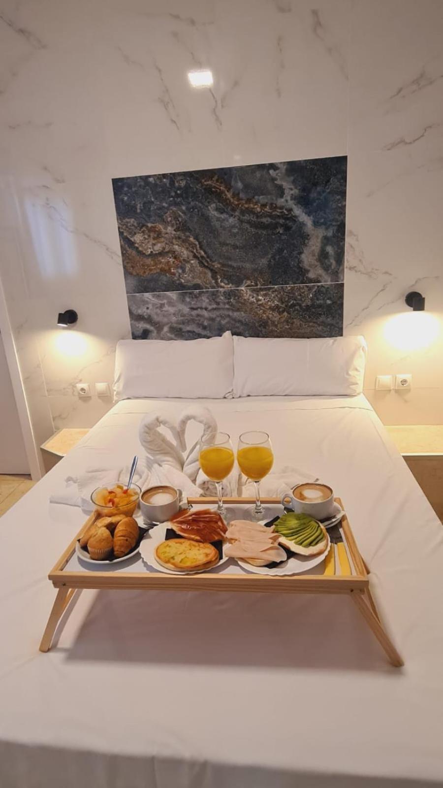 Hostal Avenida Andalucia - Solo Adultos Σεβίλλη Εξωτερικό φωτογραφία