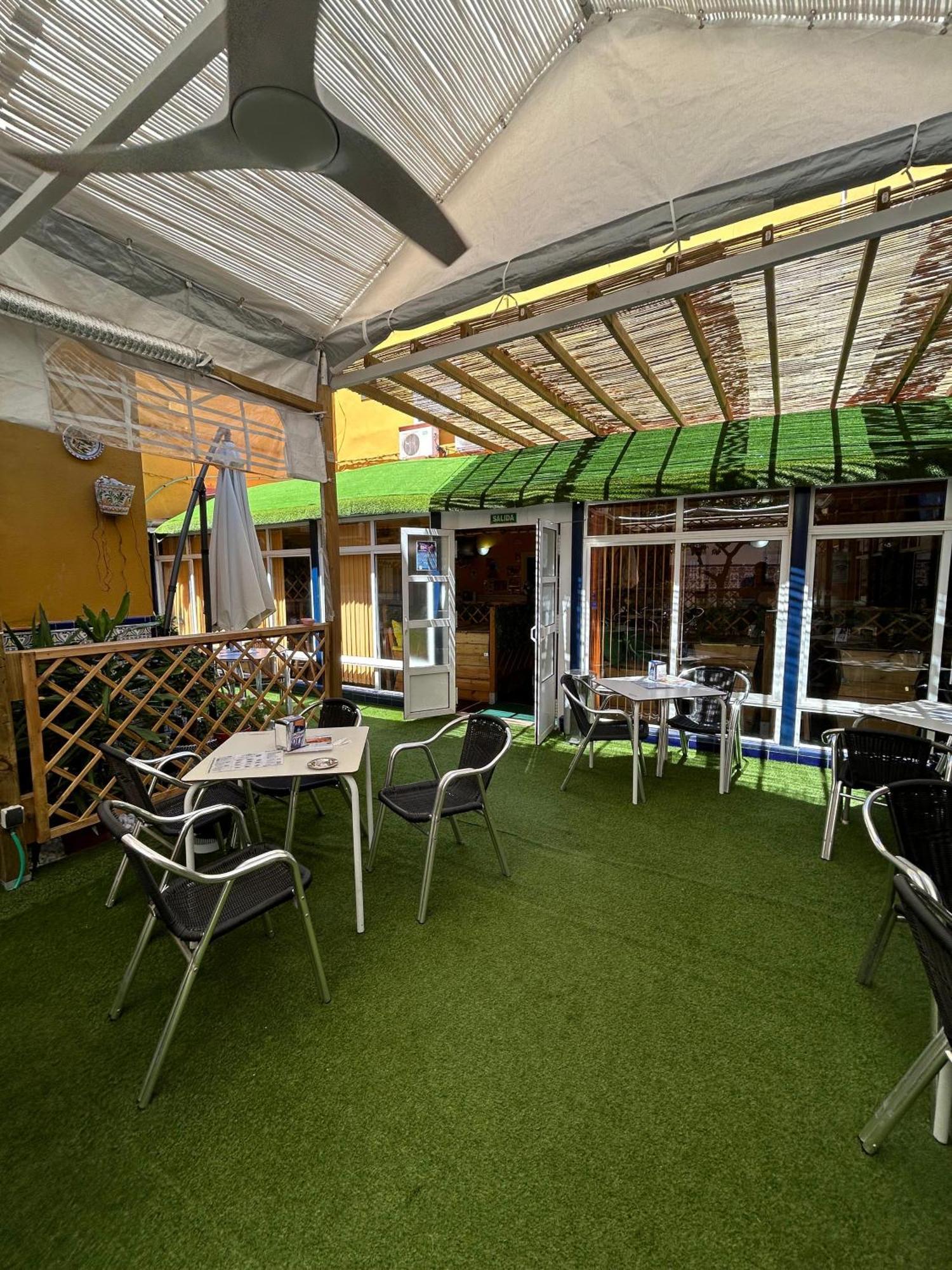 Hostal Avenida Andalucia - Solo Adultos Σεβίλλη Εξωτερικό φωτογραφία