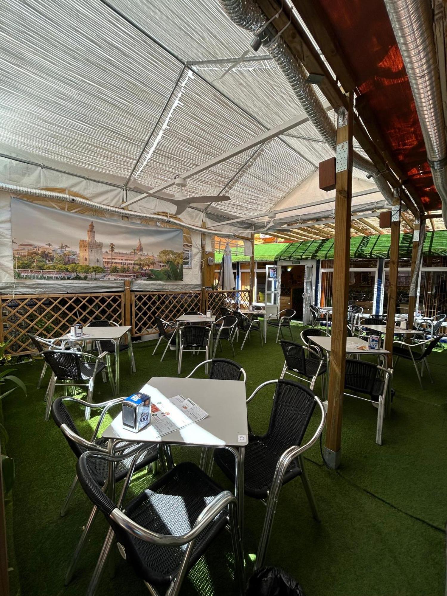 Hostal Avenida Andalucia - Solo Adultos Σεβίλλη Εξωτερικό φωτογραφία