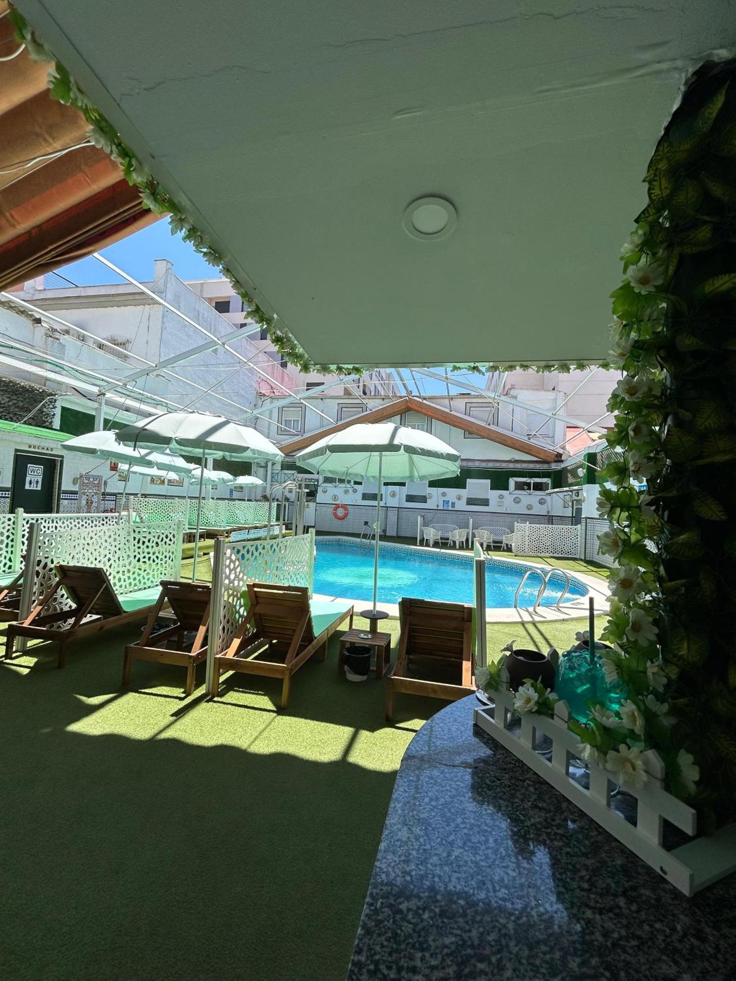 Hostal Avenida Andalucia - Solo Adultos Σεβίλλη Εξωτερικό φωτογραφία
