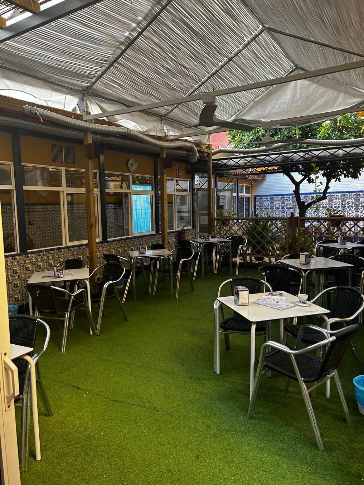 Hostal Avenida Andalucia - Solo Adultos Σεβίλλη Εξωτερικό φωτογραφία